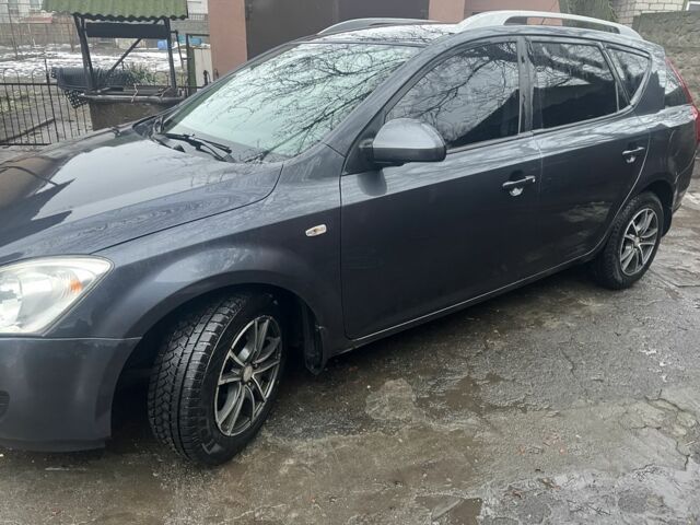 Серый Киа Сид, объемом двигателя 1.6 л и пробегом 3 тыс. км за 6999 $, фото 2 на Automoto.ua