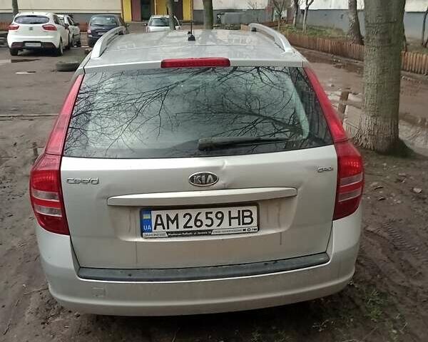 Серый Киа Сид, объемом двигателя 2 л и пробегом 288 тыс. км за 5500 $, фото 3 на Automoto.ua