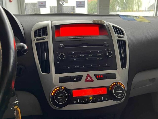 Серый Киа Сид, объемом двигателя 1.6 л и пробегом 266 тыс. км за 6300 $, фото 20 на Automoto.ua