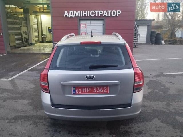 Серый Киа Сид, объемом двигателя 1.6 л и пробегом 197 тыс. км за 7250 $, фото 4 на Automoto.ua