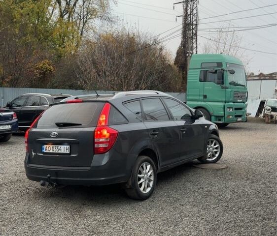 Серый Киа Сид, объемом двигателя 1.4 л и пробегом 258 тыс. км за 4599 $, фото 6 на Automoto.ua