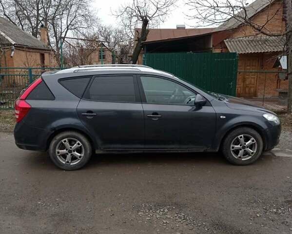 Серый Киа Сид, объемом двигателя 1.58 л и пробегом 236 тыс. км за 4800 $, фото 1 на Automoto.ua