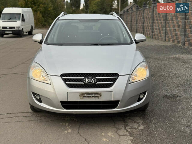 Серый Киа Сид, объемом двигателя 1.6 л и пробегом 197 тыс. км за 6700 $, фото 2 на Automoto.ua