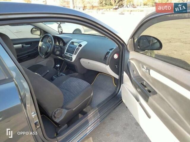 Серый Киа Сид, объемом двигателя 1.6 л и пробегом 197 тыс. км за 6300 $, фото 7 на Automoto.ua