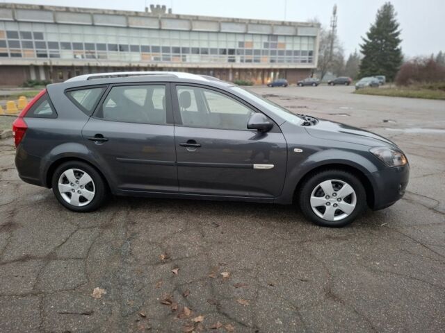 Серый Киа Сид, объемом двигателя 1.4 л и пробегом 228 тыс. км за 6200 $, фото 2 на Automoto.ua