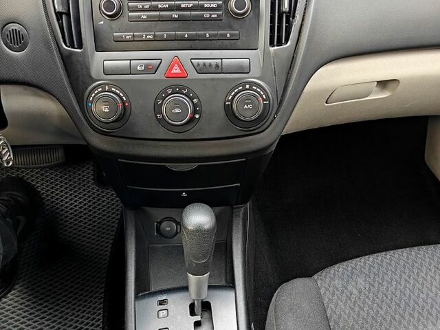 Сірий Кіа Сід, об'ємом двигуна 1.6 л та пробігом 250 тис. км за 5600 $, фото 11 на Automoto.ua