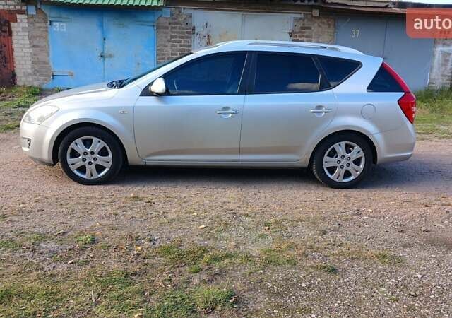 Кіа Сід 2008 у Краматорске на Automoto.ua Сірий Кіа Сід, об'ємом двигуна 1.4 л та пробігом 217 тис. км за 5700 $, фото 6 на Automoto.ua