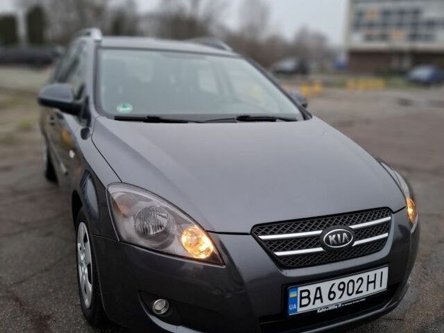 Серый Киа Сид, объемом двигателя 1.4 л и пробегом 228 тыс. км за 6200 $, фото 1 на Automoto.ua