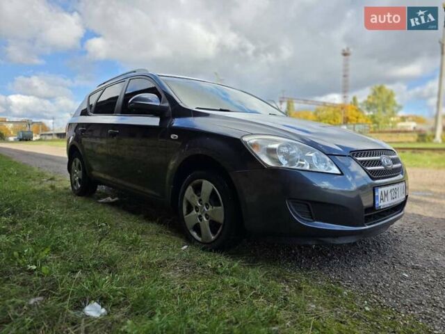Серый Киа Сид, объемом двигателя 1.58 л и пробегом 246 тыс. км за 5300 $, фото 4 на Automoto.ua