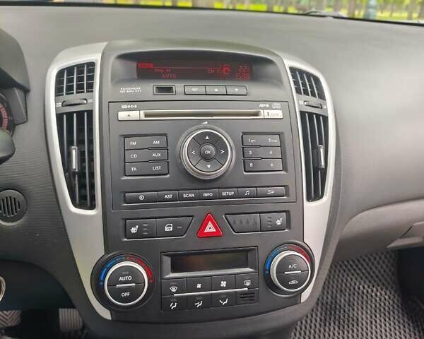 Сірий Кіа Сід, об'ємом двигуна 1.58 л та пробігом 240 тис. км за 6850 $, фото 18 на Automoto.ua