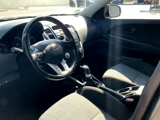 Серый Киа Сид, объемом двигателя 1.4 л и пробегом 151 тыс. км за 5799 $, фото 7 на Automoto.ua
