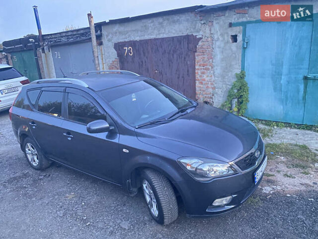 Серый Киа Сид, объемом двигателя 1.6 л и пробегом 259 тыс. км за 5700 $, фото 7 на Automoto.ua