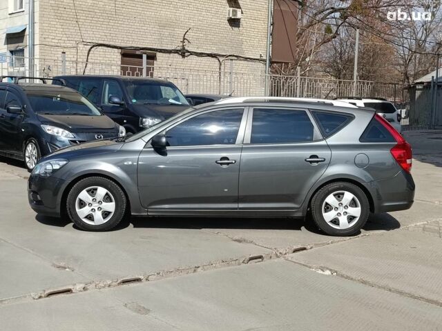Серый Киа Сид, объемом двигателя 1.4 л и пробегом 220 тыс. км за 7290 $, фото 4 на Automoto.ua