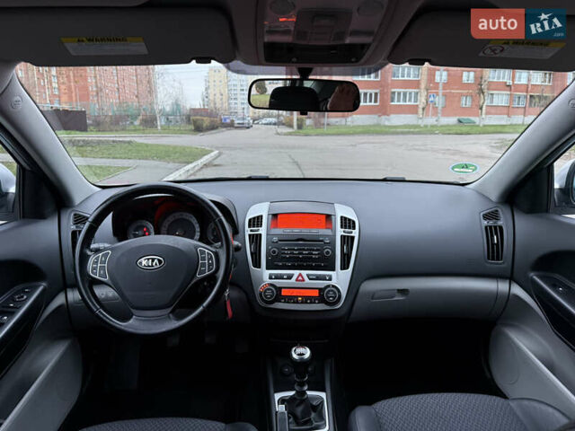 Серый Киа Сид, объемом двигателя 1.4 л и пробегом 143 тыс. км за 6500 $, фото 20 на Automoto.ua