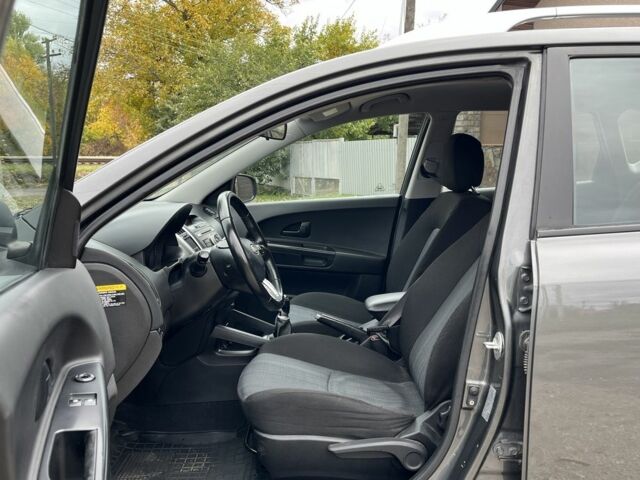 Сірий Кіа Сід, об'ємом двигуна 1.6 л та пробігом 284 тис. км за 5850 $, фото 20 на Automoto.ua