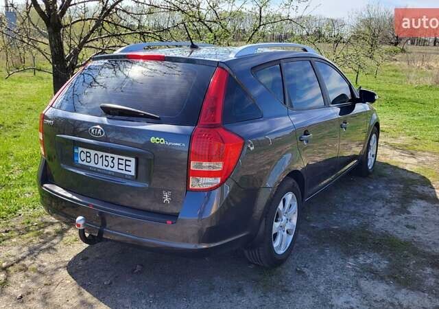 Серый Киа Сид, объемом двигателя 1.6 л и пробегом 249 тыс. км за 7550 $, фото 3 на Automoto.ua