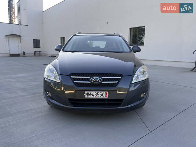 Серый Киа Сид, объемом двигателя 1.4 л и пробегом 160 тыс. км за 5550 $, фото 1 на Automoto.ua