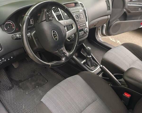 Сірий Кіа Сід, об'ємом двигуна 1.58 л та пробігом 240 тис. км за 6850 $, фото 14 на Automoto.ua