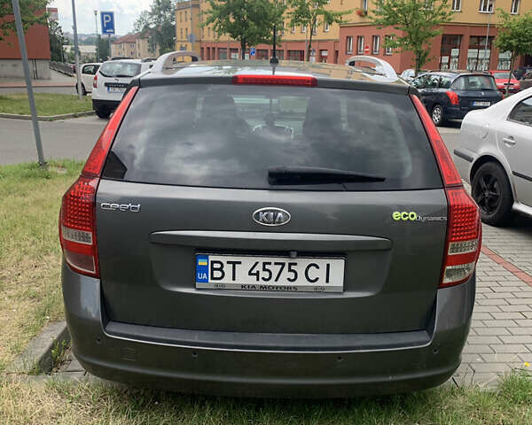 Сірий Кіа Сід, об'ємом двигуна 1.6 л та пробігом 307 тис. км за 6010 $, фото 17 на Automoto.ua