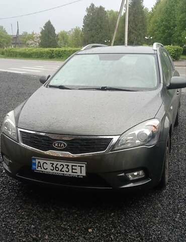 Серый Киа Сид, объемом двигателя 1.4 л и пробегом 210 тыс. км за 6300 $, фото 1 на Automoto.ua