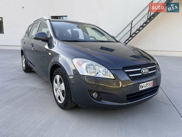 Серый Киа Сид, объемом двигателя 1.4 л и пробегом 160 тыс. км за 5550 $, фото 2 на Automoto.ua