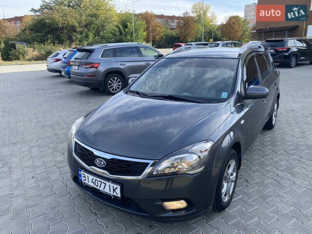 Серый Киа Сид, объемом двигателя 1.6 л и пробегом 259 тыс. км за 5700 $, фото 27 на Automoto.ua