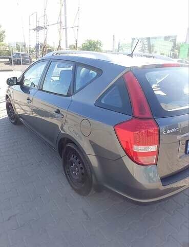 Серый Киа Сид, объемом двигателя 1.4 л и пробегом 210 тыс. км за 6300 $, фото 2 на Automoto.ua