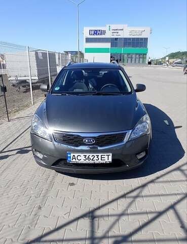 Серый Киа Сид, объемом двигателя 1.4 л и пробегом 210 тыс. км за 6300 $, фото 9 на Automoto.ua