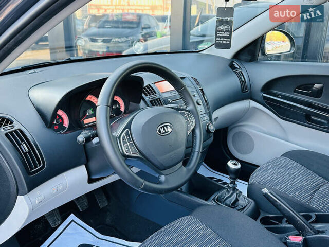 Киа Сид 2009 в Харькове на Automoto.ua Серый Киа Сид, объемом двигателя 1.4 л и пробегом 195 тыс. км за 6600 $, фото 16 на Automoto.ua