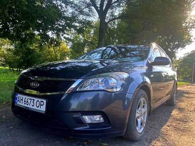 Серый Киа Сид, объемом двигателя 1.6 л и пробегом 230 тыс. км за 7000 $, фото 1 на Automoto.ua