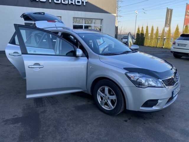 Серый Киа Сид, объемом двигателя 1.6 л и пробегом 207 тыс. км за 6499 $, фото 7 на Automoto.ua