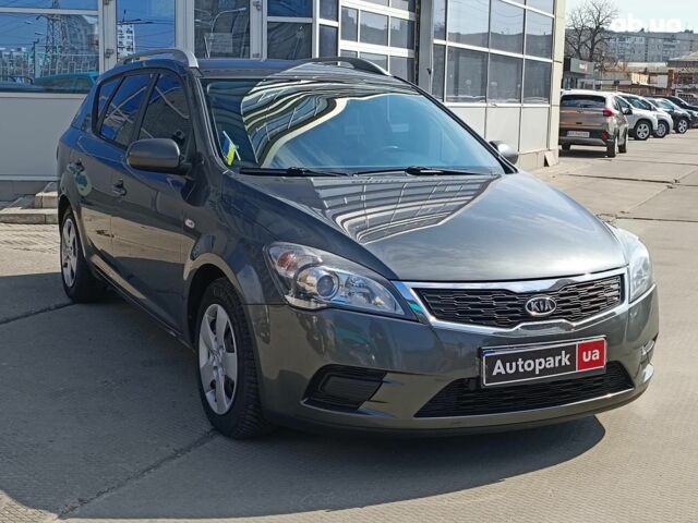 Серый Киа Сид, объемом двигателя 1.4 л и пробегом 220 тыс. км за 7290 $, фото 2 на Automoto.ua