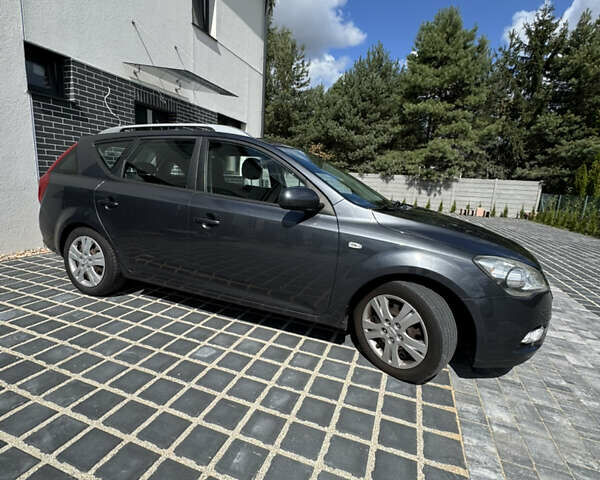 Серый Киа Сид, объемом двигателя 1.4 л и пробегом 271 тыс. км за 4900 $, фото 9 на Automoto.ua