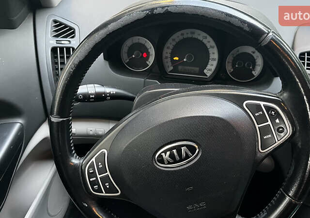 Серый Киа Сид, объемом двигателя 1.4 л и пробегом 230 тыс. км за 5200 $, фото 3 на Automoto.ua