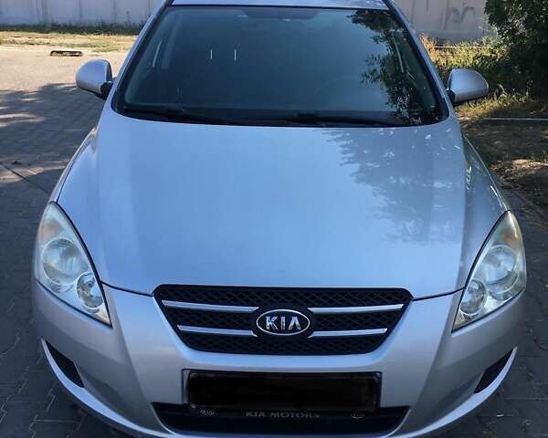 Серый Киа Сид, объемом двигателя 1.6 л и пробегом 200 тыс. км за 6300 $, фото 1 на Automoto.ua