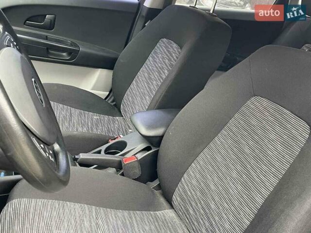 Кіа Сід 2009 у Львові на Automoto.ua Сірий Кіа Сід, об'ємом двигуна 1.59 л та пробігом 129 тис. км за 2999 $, фото 12 на Automoto.ua