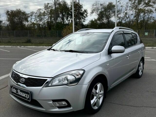 Серый Киа Сид, объемом двигателя 0 л и пробегом 286 тыс. км за 6400 $, фото 3 на Automoto.ua