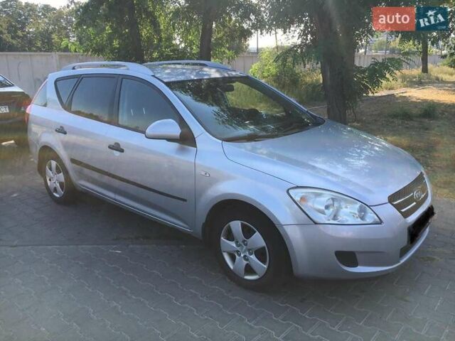 Серый Киа Сид, объемом двигателя 1.6 л и пробегом 200 тыс. км за 6300 $, фото 2 на Automoto.ua