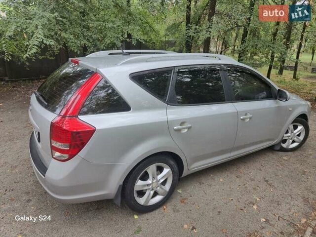 Серый Киа Сид, объемом двигателя 1.58 л и пробегом 287 тыс. км за 7100 $, фото 2 на Automoto.ua