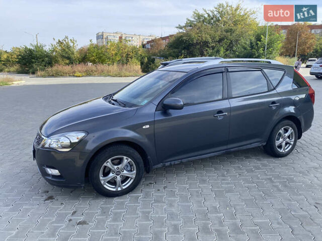 Серый Киа Сид, объемом двигателя 1.6 л и пробегом 259 тыс. км за 5700 $, фото 31 на Automoto.ua