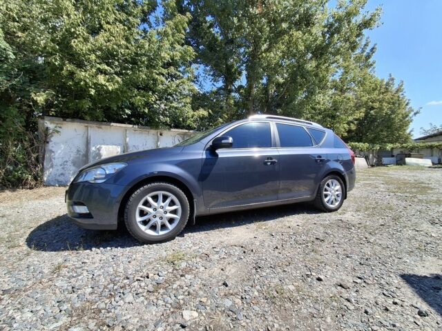 Киа Сид 2009 в Белой Церкве на Automoto.ua Серый Киа Сид, объемом двигателя 1.6 л и пробегом 234 тыс. км за 8250 $, фото 2 на Automoto.ua