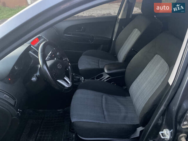Серый Киа Сид, объемом двигателя 1.6 л и пробегом 259 тыс. км за 5700 $, фото 14 на Automoto.ua