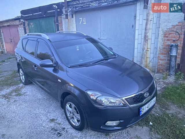 Серый Киа Сид, объемом двигателя 1.6 л и пробегом 259 тыс. км за 5700 $, фото 3 на Automoto.ua