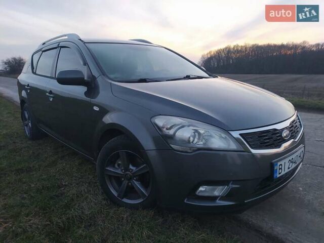 Серый Киа Сид, объемом двигателя 1.4 л и пробегом 227 тыс. км за 5800 $, фото 10 на Automoto.ua