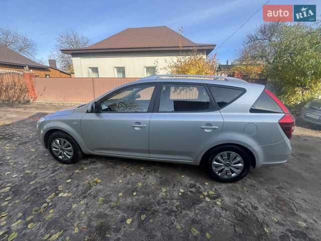 Кіа Сід 2009 у Ахтырке на Automoto.ua Сірий Кіа Сід, об'ємом двигуна 1.6 л та пробігом 226 тис. км за 6445 $, фото 19 на Automoto.ua
