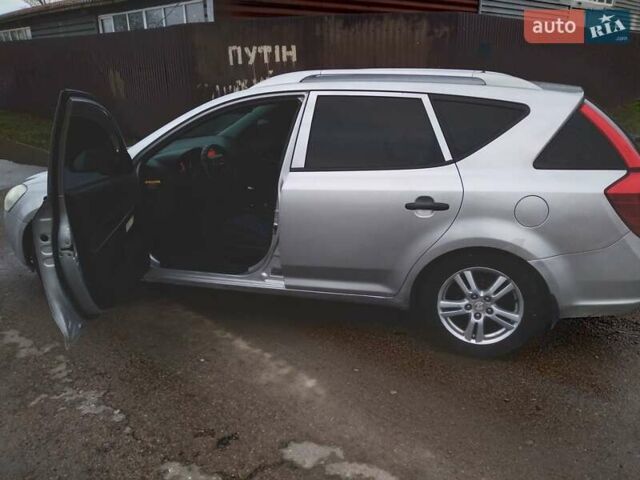 Серый Киа Сид, объемом двигателя 2.02 л и пробегом 350 тыс. км за 4800 $, фото 4 на Automoto.ua