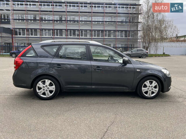 Серый Киа Сид, объемом двигателя 1.6 л и пробегом 299 тыс. км за 6200 $, фото 3 на Automoto.ua