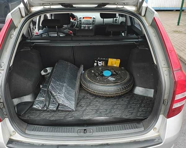 Сірий Кіа Сід, об'ємом двигуна 1.59 л та пробігом 157 тис. км за 6350 $, фото 6 на Automoto.ua