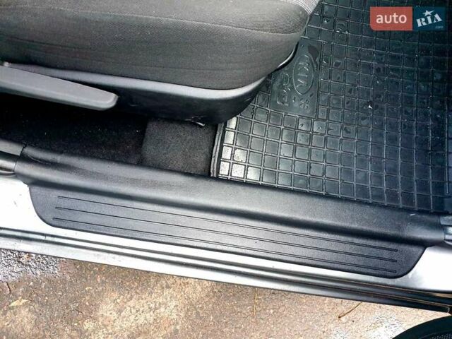 Сірий Кіа Сід, об'ємом двигуна 1.4 л та пробігом 201 тис. км за 6750 $, фото 17 на Automoto.ua