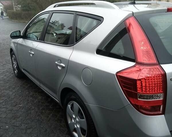 Серый Киа Сид, объемом двигателя 1.6 л и пробегом 213 тыс. км за 6200 $, фото 4 на Automoto.ua